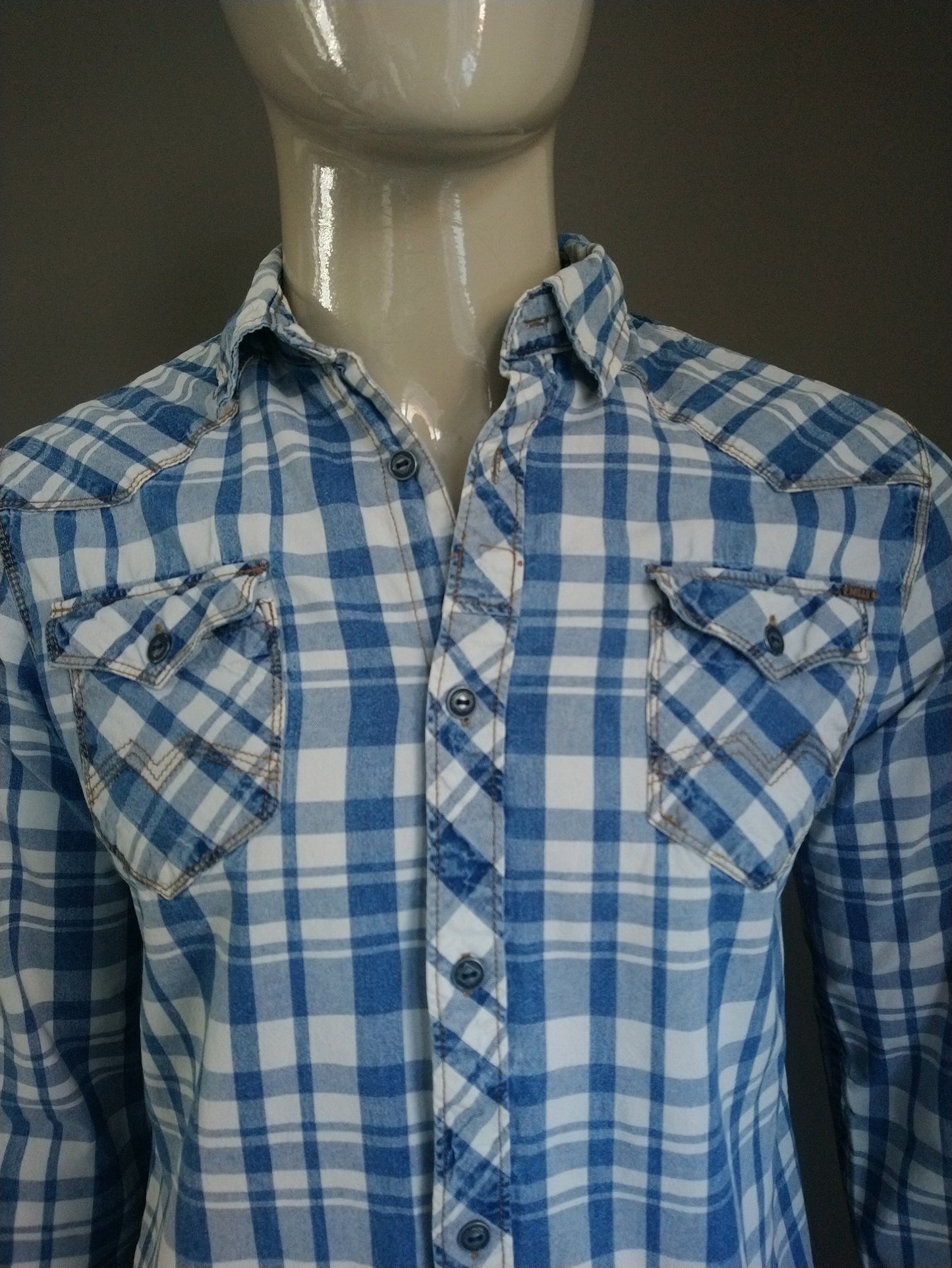 Mills Brothers Shirt. White a scacchi blu. Taglia L.