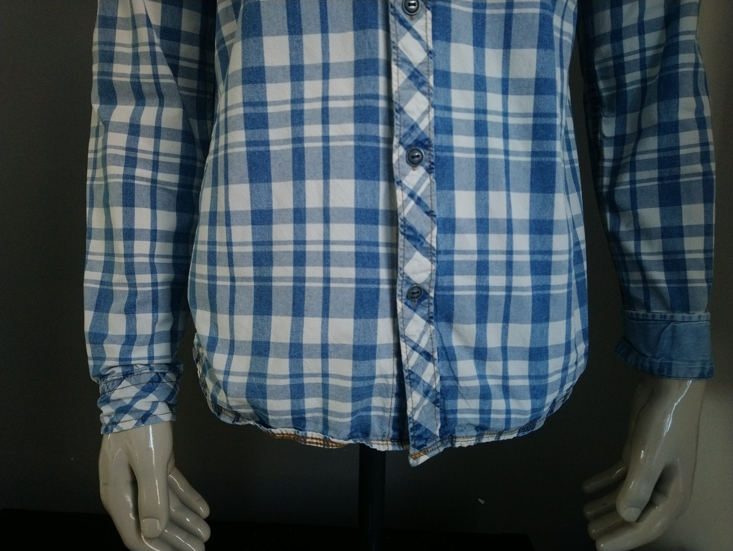 Mills Brothers Shirt. Blau weiß karierte. Größe L.