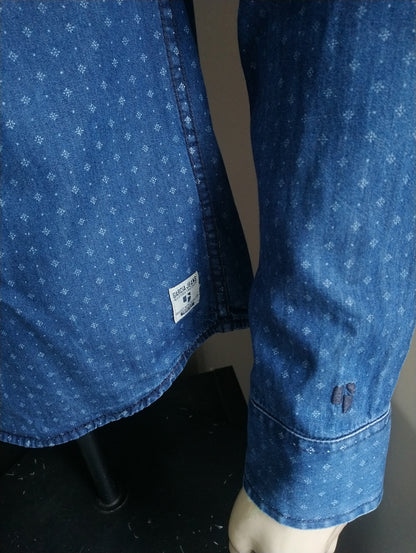 Garcia shirt with press studs. Blue print. Denim look. Size M.