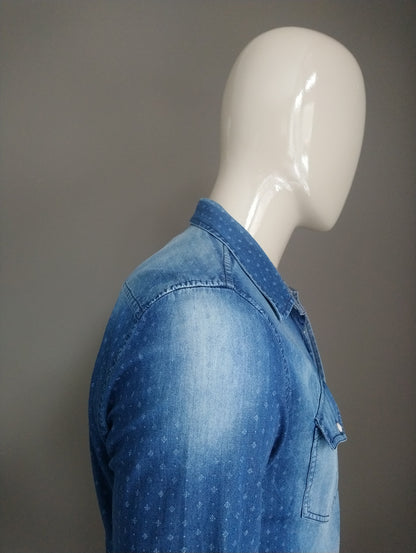 Camicia Garcia con borchie. Planimetria. Look in denim. Taglia M.