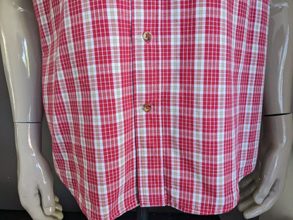 Wrangler shirt short sleeve. Red beige white checkered. Size M / L.