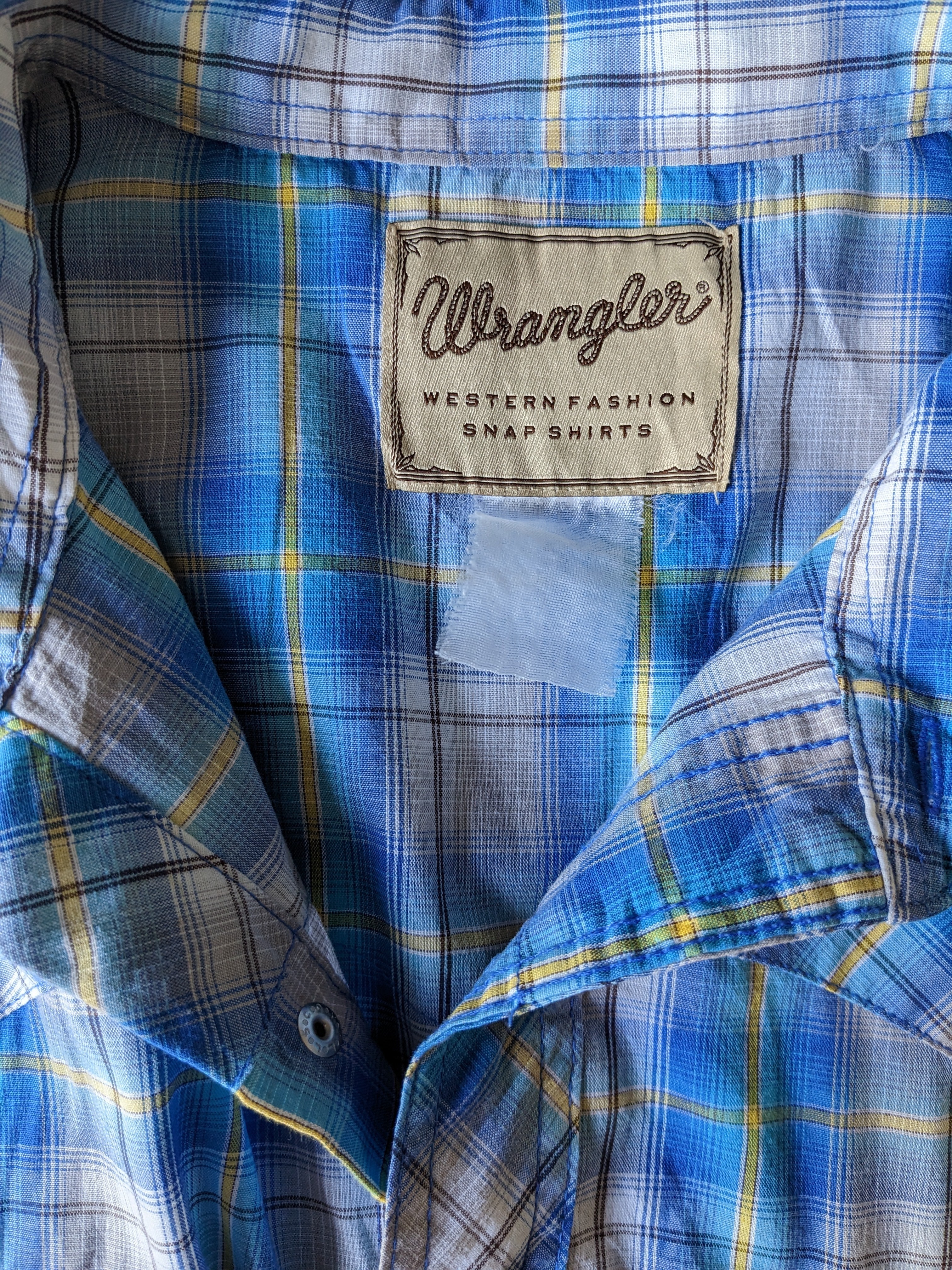 Wrangler Western shirt short sleeve with press studs. Blue yellow