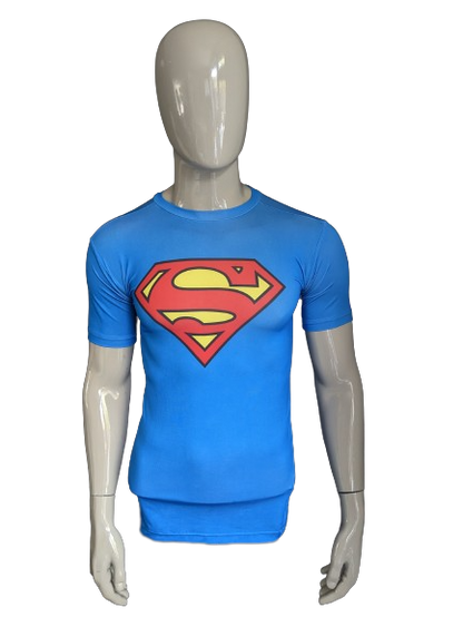 Superman shirt. Blauw Rood Geel gekleurd. Maat S. stretch.