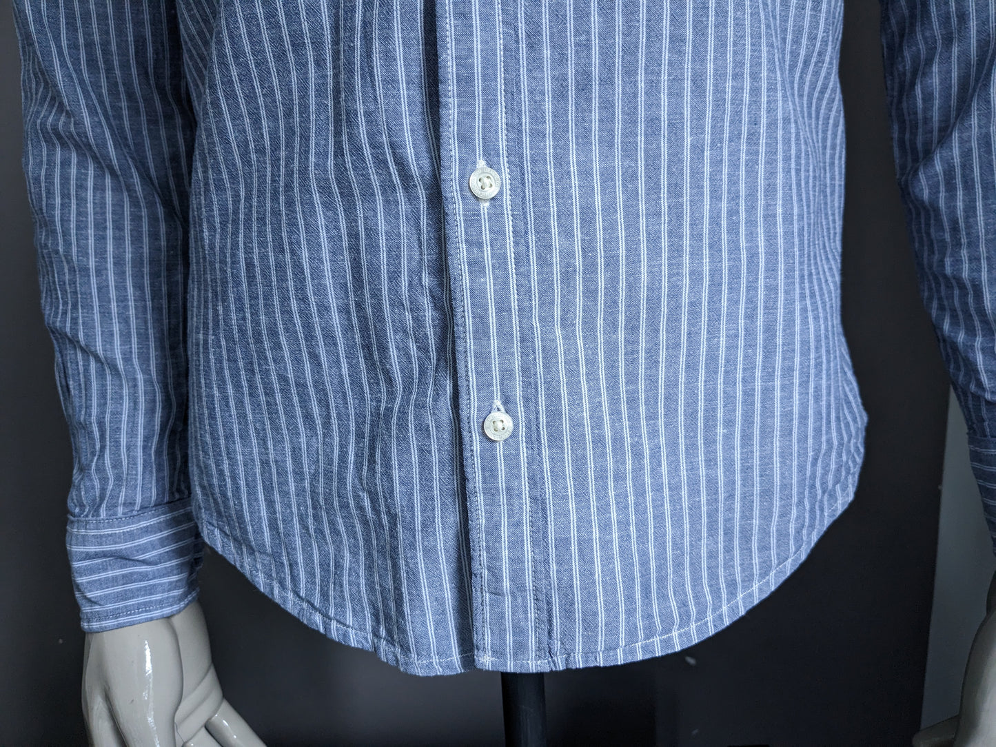 Camisa de lino Lee. Blanco azul rayado. Tamaño S. Ajuste regular. 88% algodón y 12% de lino.