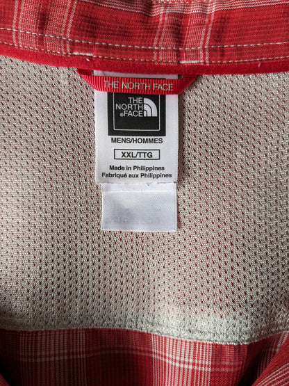 La chemise extérieure du visage nord à manches courtes. Rouge blanc à carreaux. Taille 2xl / xxl.