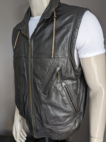 Vintage Prince leren bodywarmer. Zwart gekleurd. Maat 52 / L. met 2 binnenzakken.