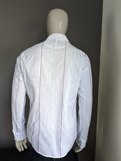 Camisa Mexx. Blanco con rayas bordadas de color verde púrpura. Talla L.