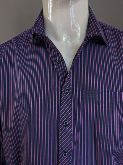 Camicia senza marca. Strisce di nero bianco viola. Taglia XL.