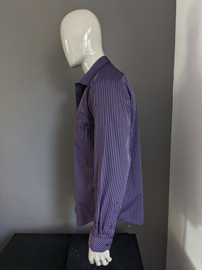 Chemise sans marque. Blanc blanc violet rayé. Taille xl.