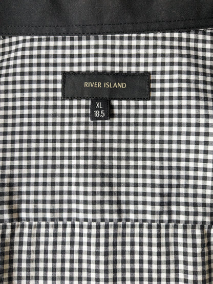 Camicia River Island. A scacchi in bianco e nero. Taglia XL.