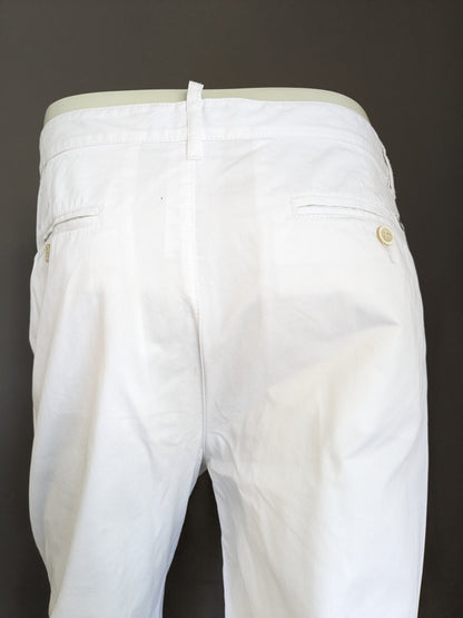 Dsquared2 trousers with elastic waistband. Colored white. Size 48 / M.