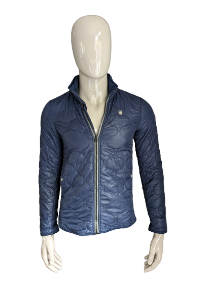 G-Star Raw licht gewicht gewatteerde jas met verborgen capuchon. Donker Blauw gekleurd. Maat S.