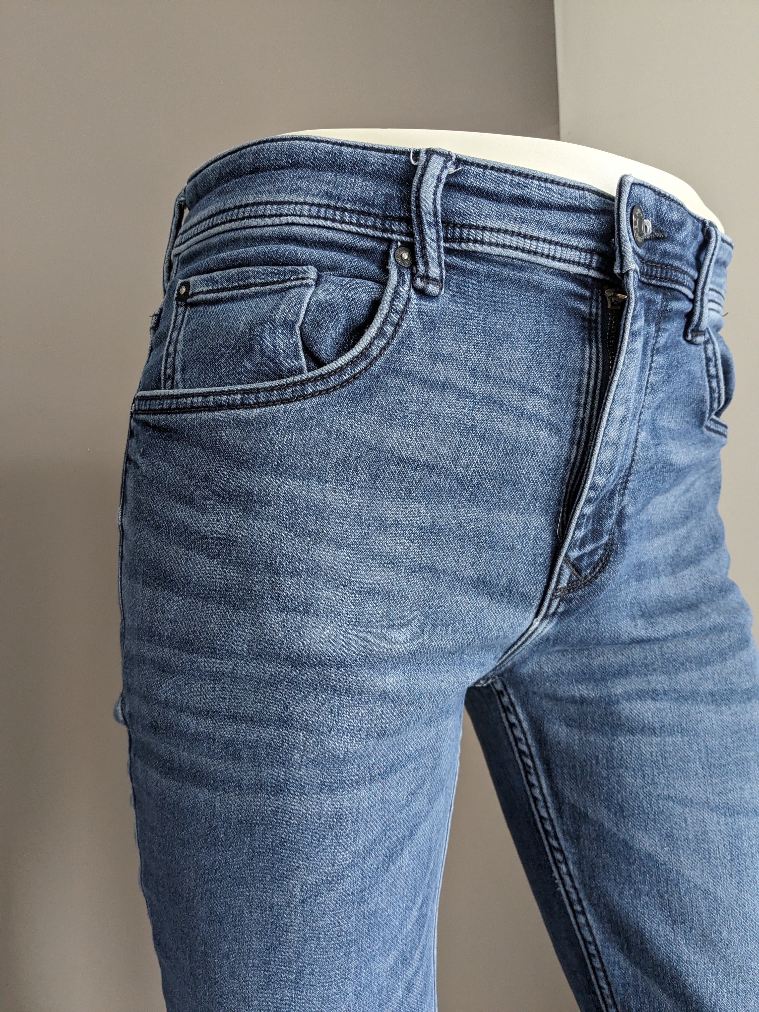 Clockhouse Jog Denim Jeans. Blue. W32 L34. Slim fit stretch