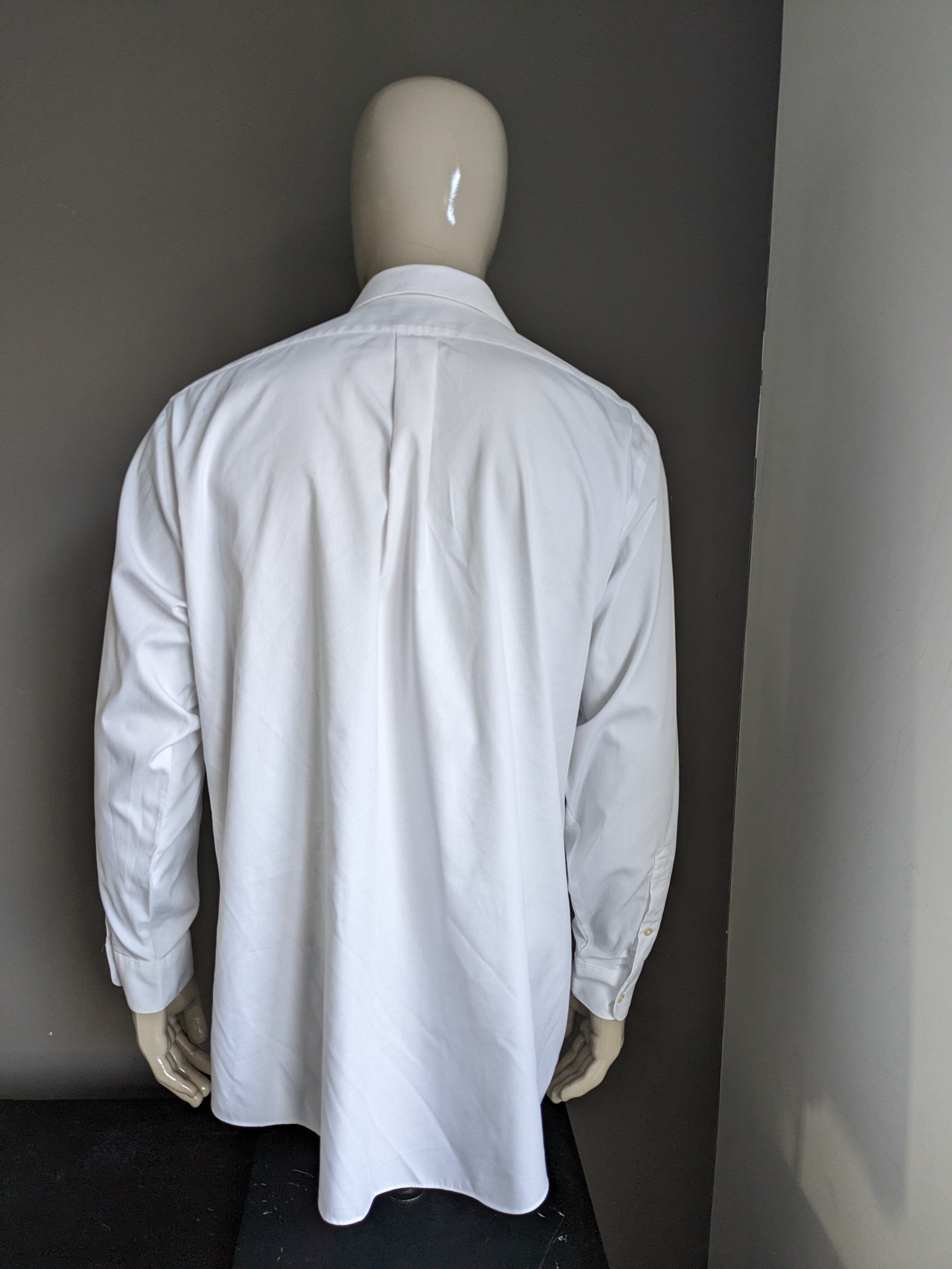 Van Heusen shirt. White. Size XL. Pinpoint Oxford. – EcoGents