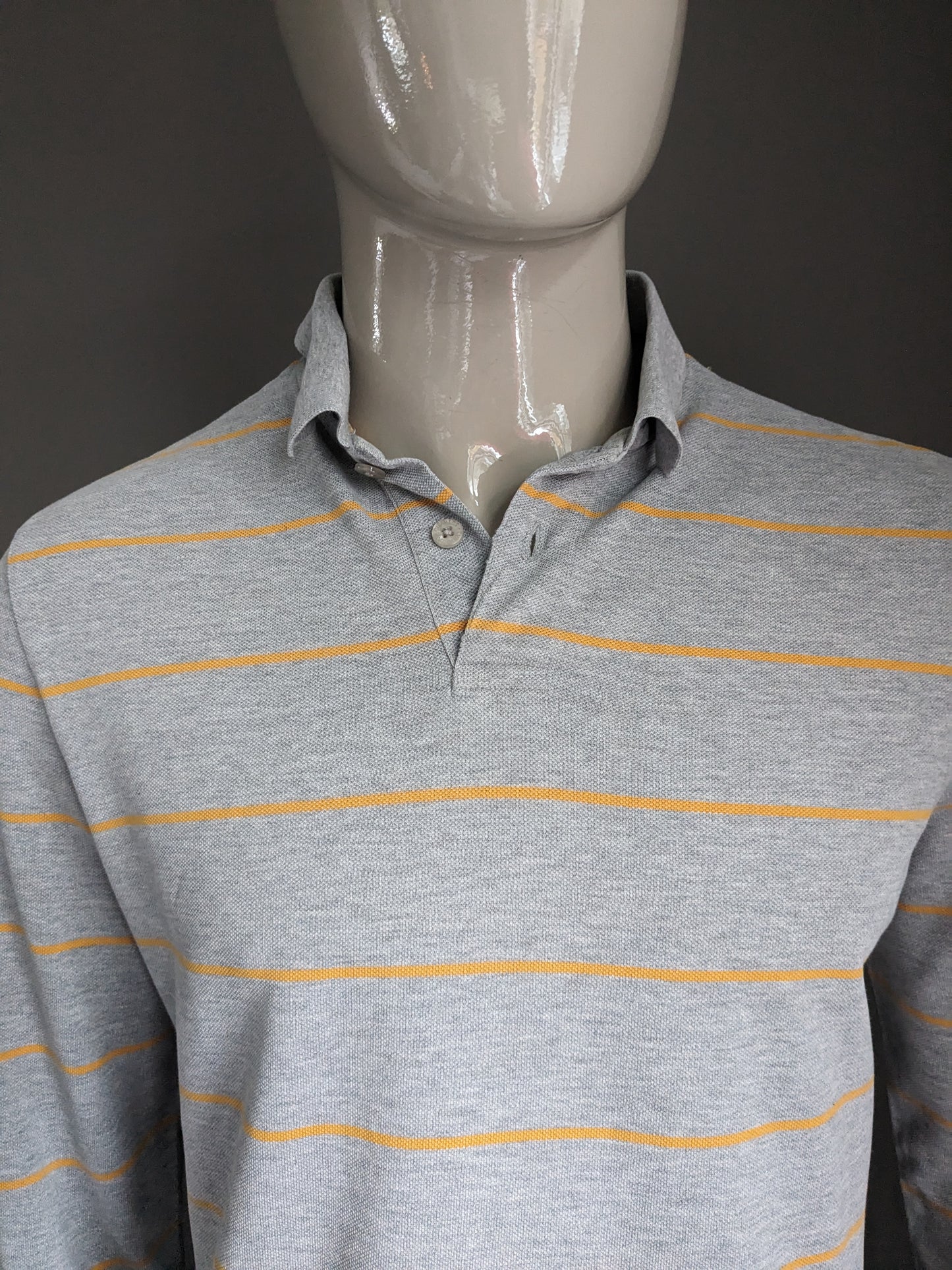 Charles Tyrwitt Polotrui. Gray yellow striped. Size M.