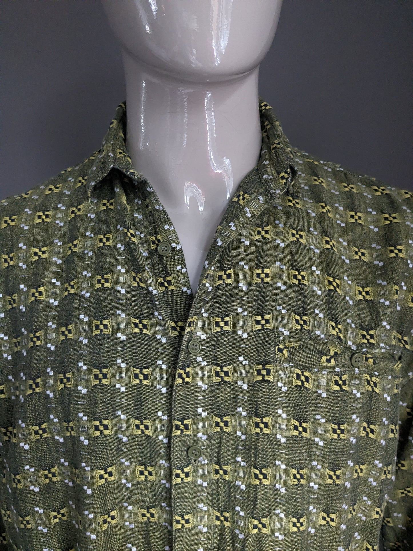 Camicia vintage. Motivo in bianco e nero verde. Taglia XL.