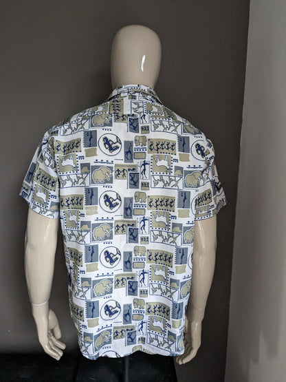 Camisa estampada vintage manga corta. Estampado azul gris beige. Tamaño xl.