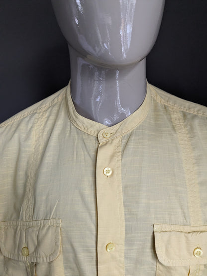 Vintage Angelo Litrico Shirt Short Sleeve with Mao / Standing Collar. Yellow motif. Size XL.