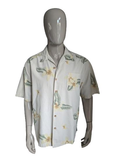 Jamaica Jaxx original Hawaii shirt short sleeve. Silk with beige yellow green flowers print. Size XL.