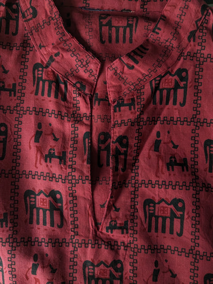 Camisa vintage con cuello en V y mao / agricultor / cuello de pie. Impresión negra roja. Tamaño xl.