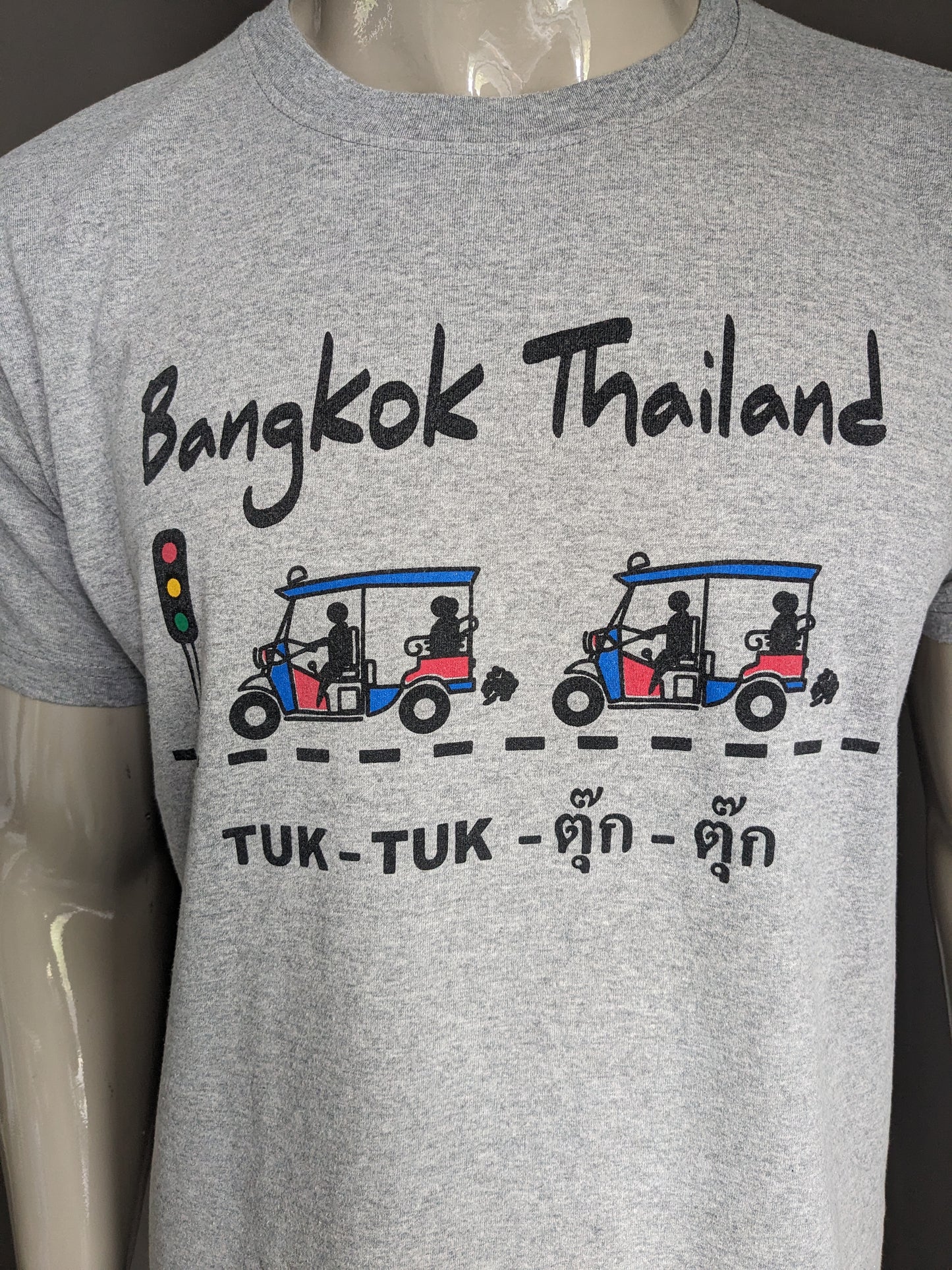 Bangkok Tuk Tuk camisa. Gris mezclado con impresión. Talla L.