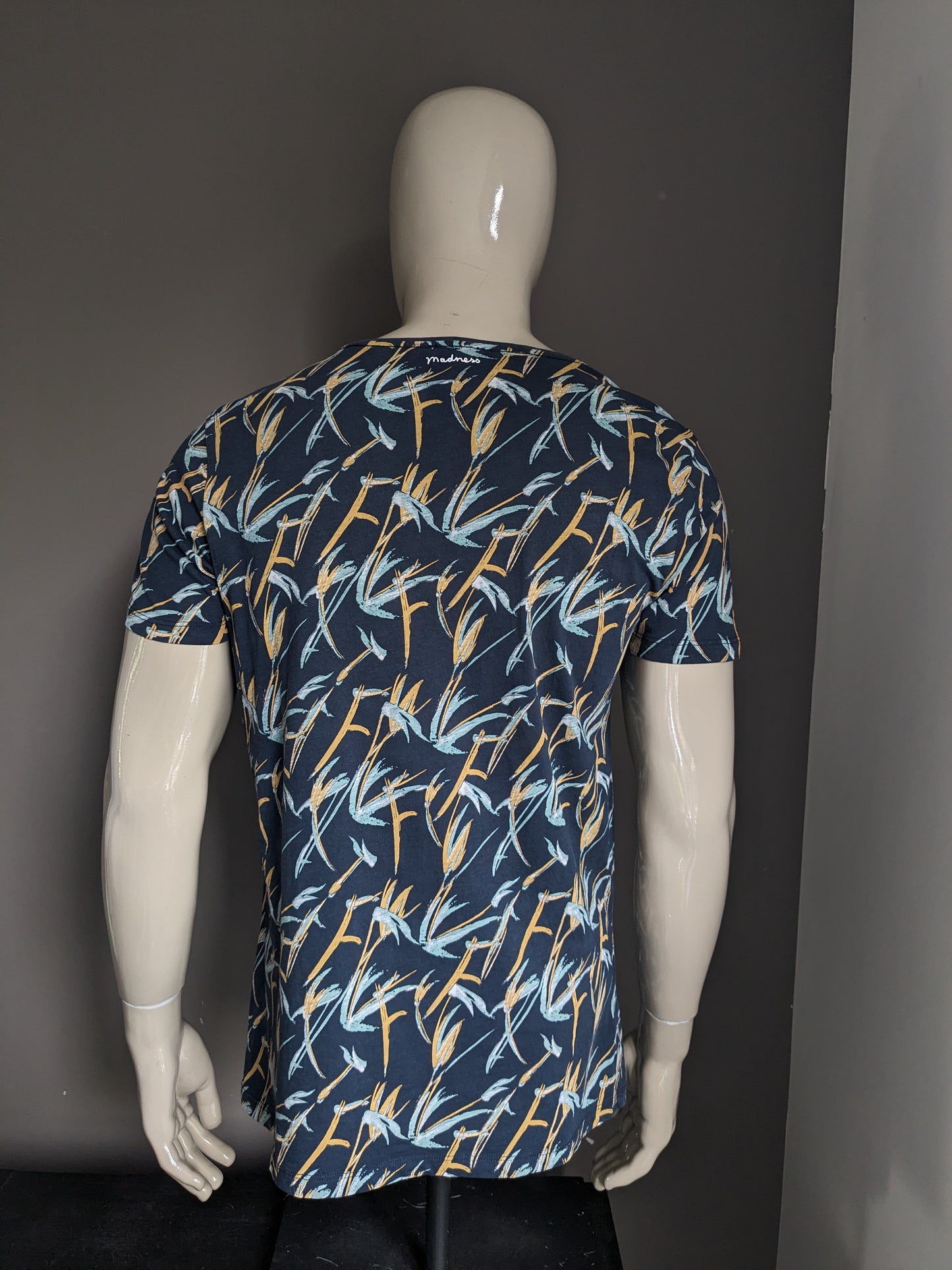 Madness shirt. Donker Blauw Grijs Bruin Groene print. Maat L.