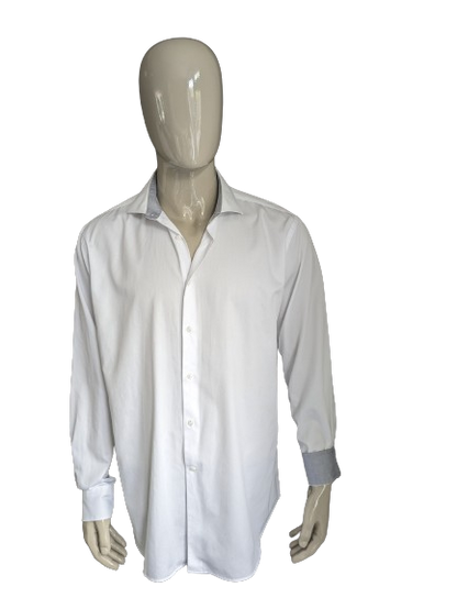 Blumfontain shirt. White. Size XL / XXL.