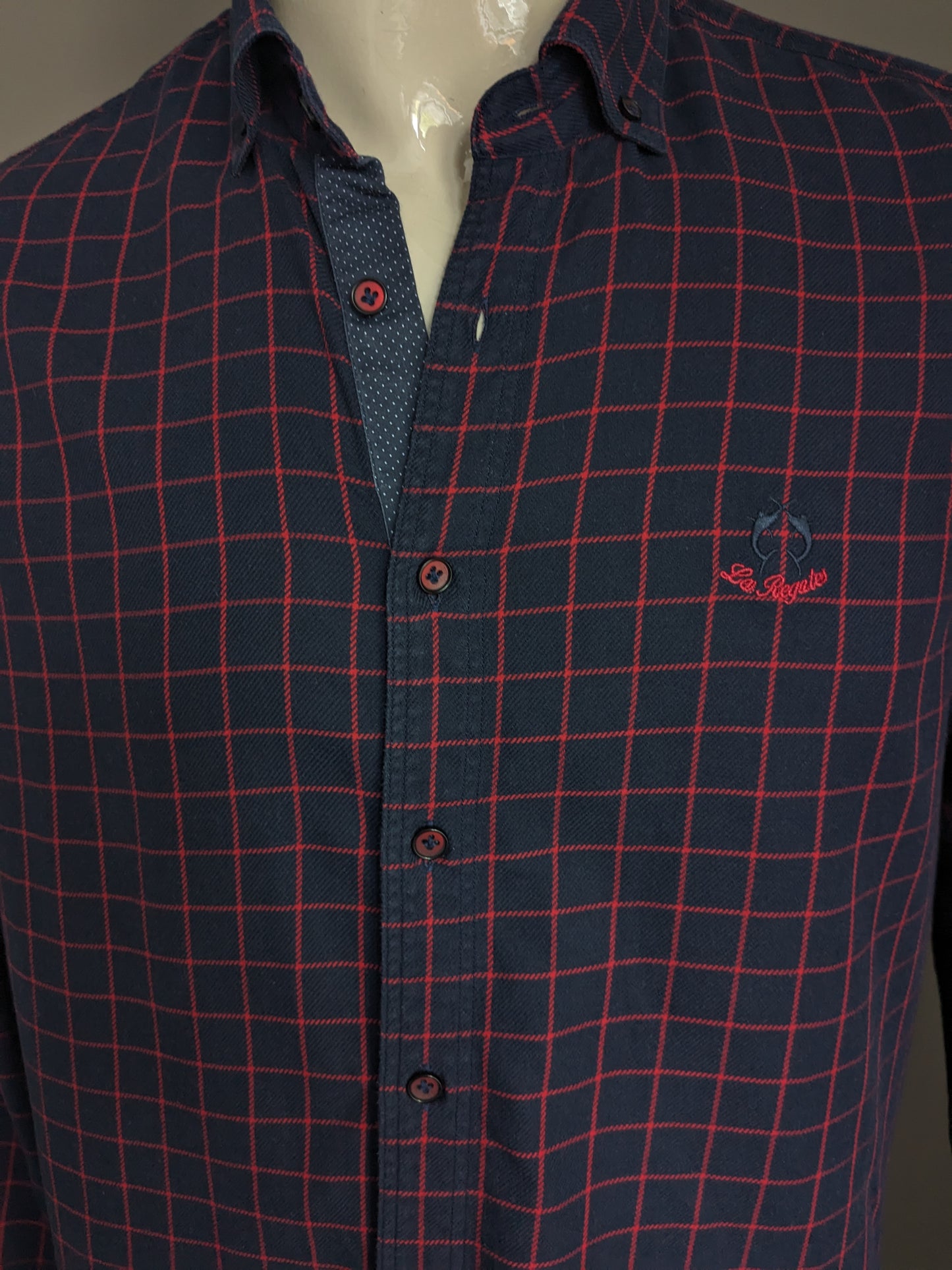 Camisa Campione del Garda. Rojo azul marcado. Ajuste regular. Tamaño xl.