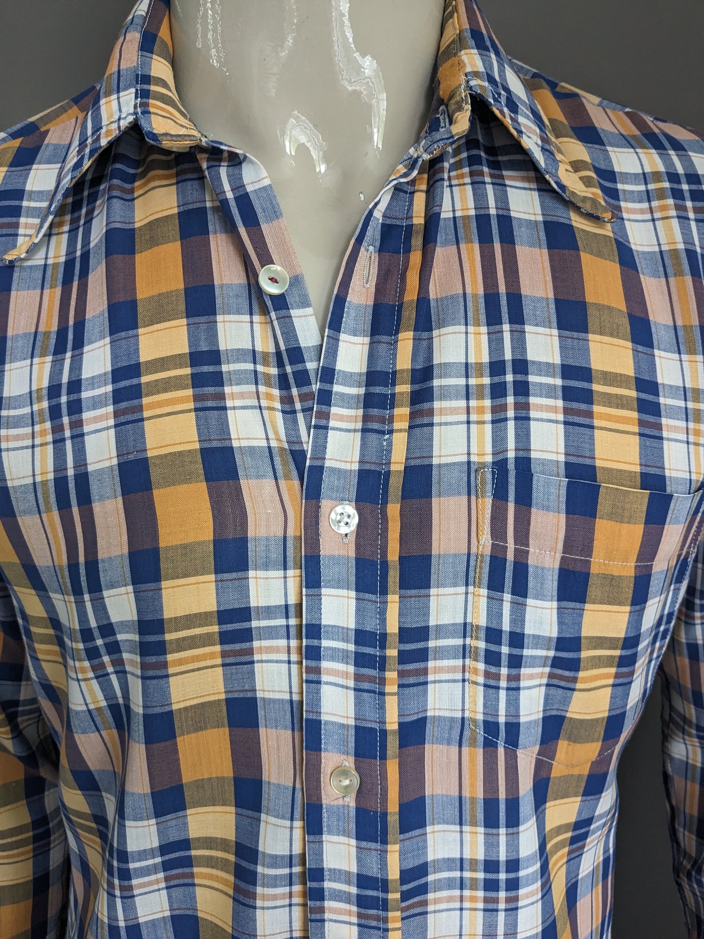 Camisa de los 70 vintage con cuello puntual. Amarillo azul blanco a cuadros. Talla L.