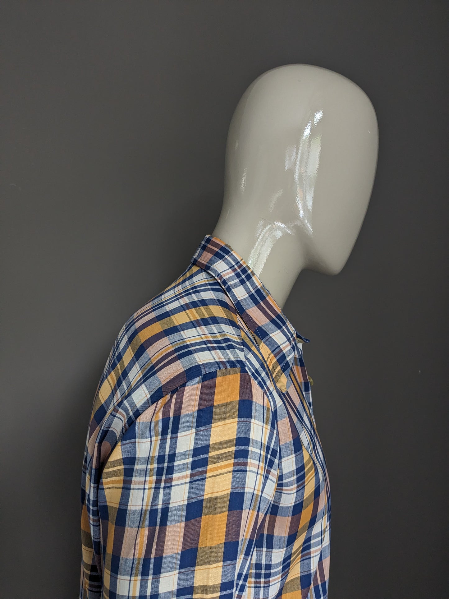 Camisa de los 70 vintage con cuello puntual. Amarillo azul blanco a cuadros. Talla L.