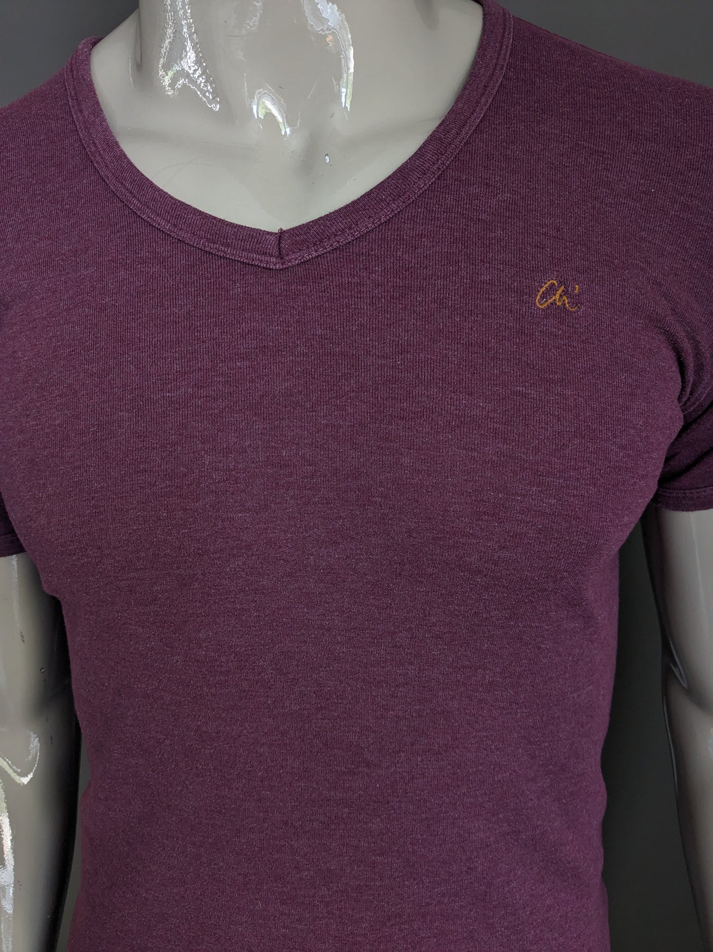 Chasin shirt with V-neck. Bordeaux mixed. Size M.