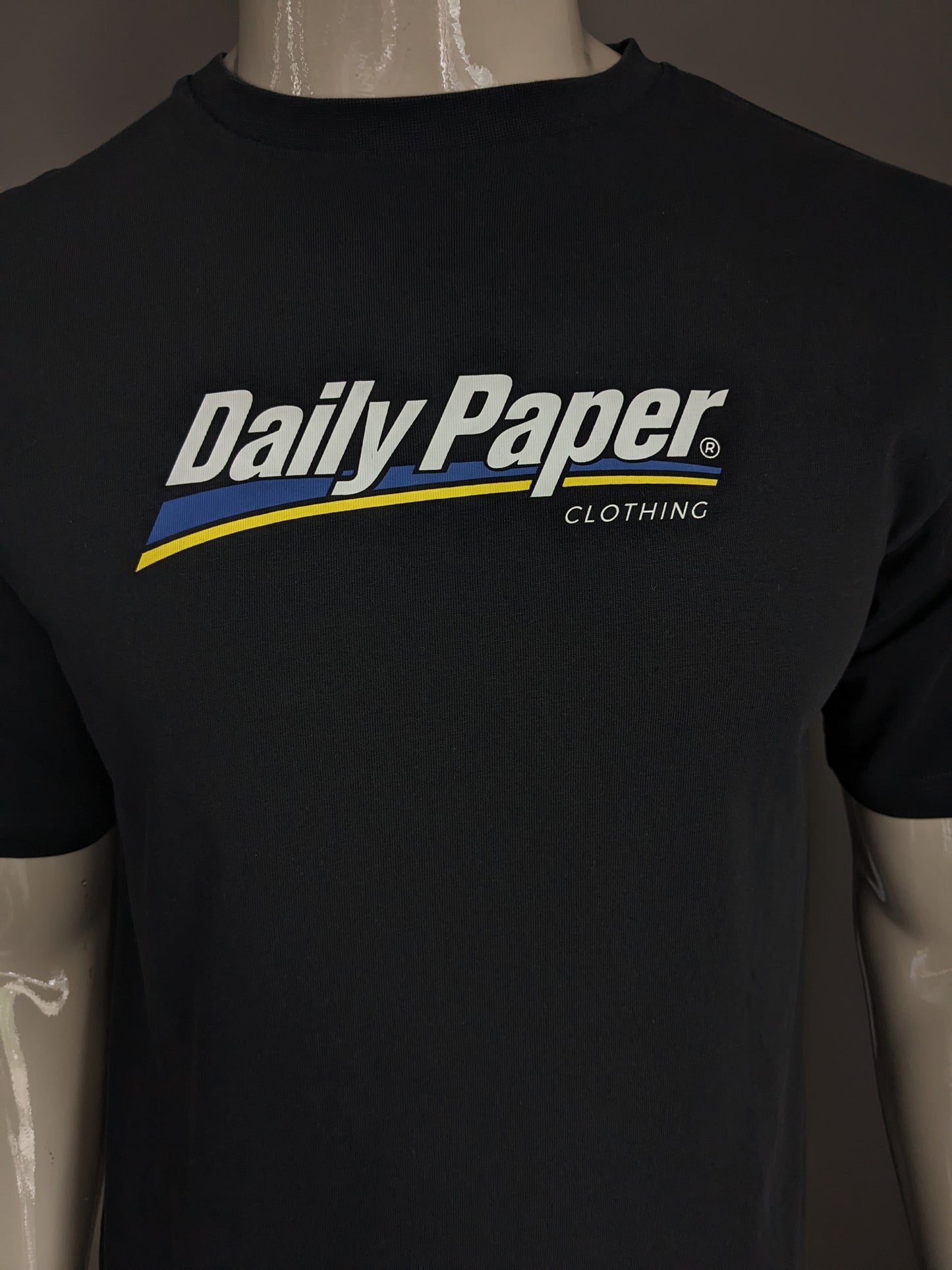 Daily Paper shirt. Zwart met opdruk. Maat S.