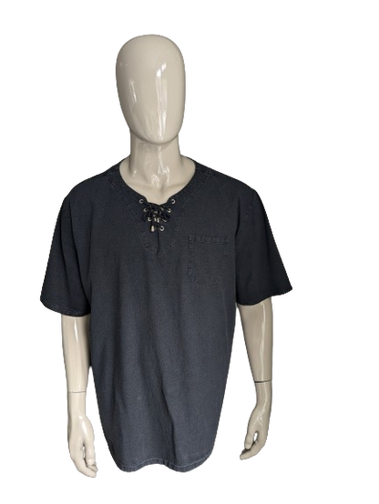 Camicia coofandy con applicazioni di pizzo. Grigio nero miscelato. Dimensione 3xl / xxxl.