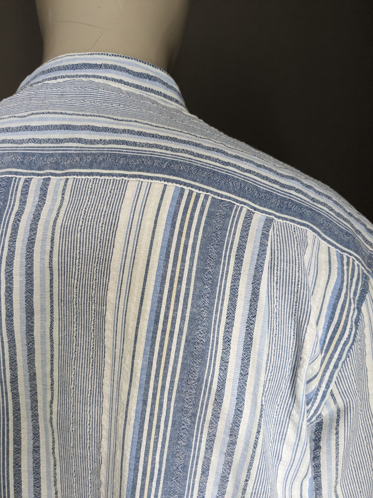 Atlas for Men Shirt short sleeve with mao / farmers / raised collar. Blue white striped. Size 3XL / 2XL.