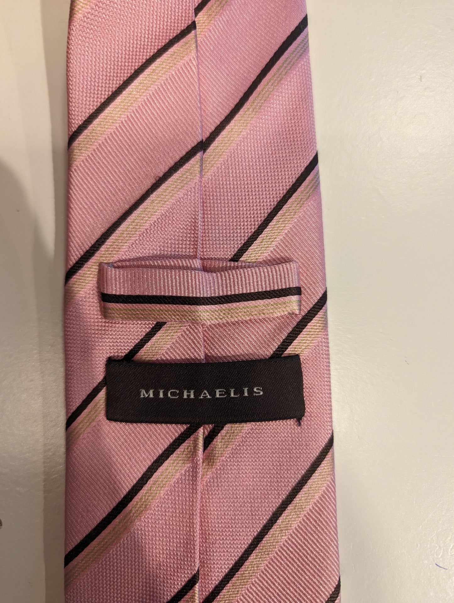 La corbata de seda de Michaelis. Motivo rosa.