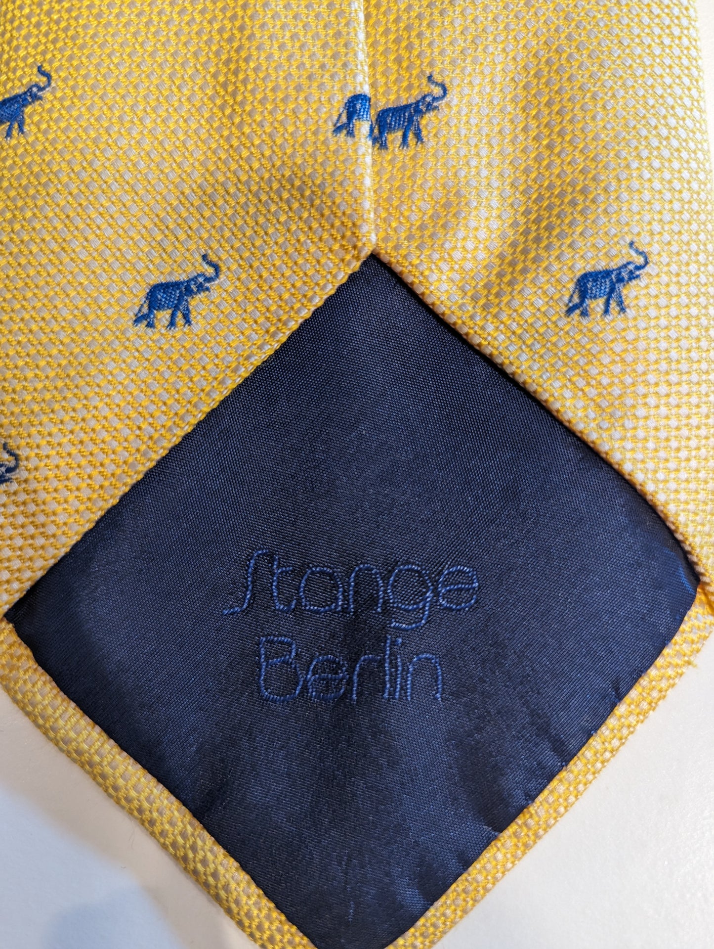 Jumbo made by Stange Berlin silk elephant tie. Yellow blue.