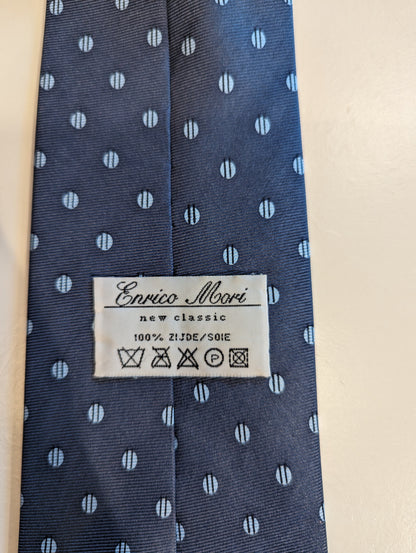 Vintage Silk Enrico Mori tie. Gray blue motif.