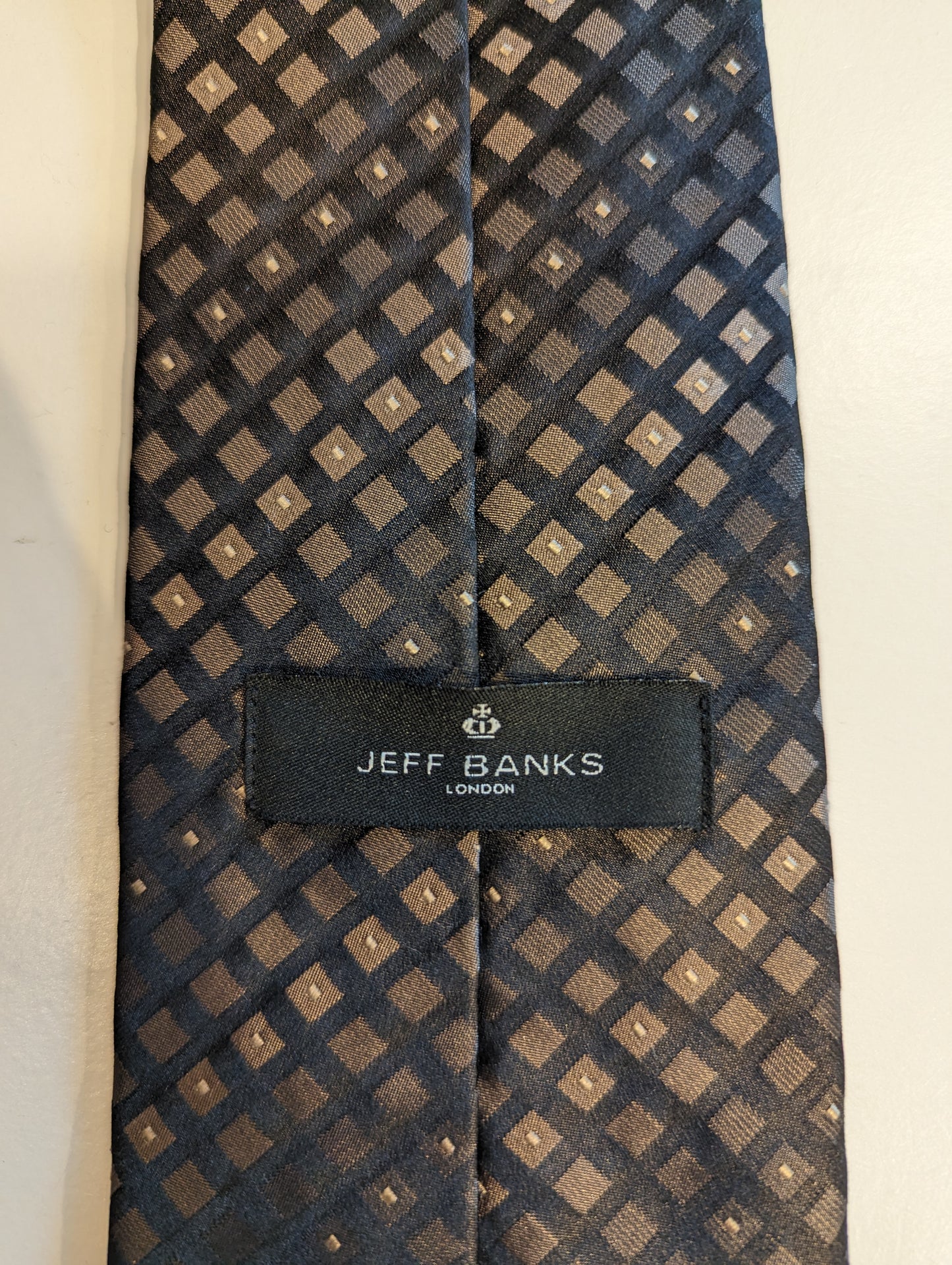 Jeff Banks London silk tie. Black blue.