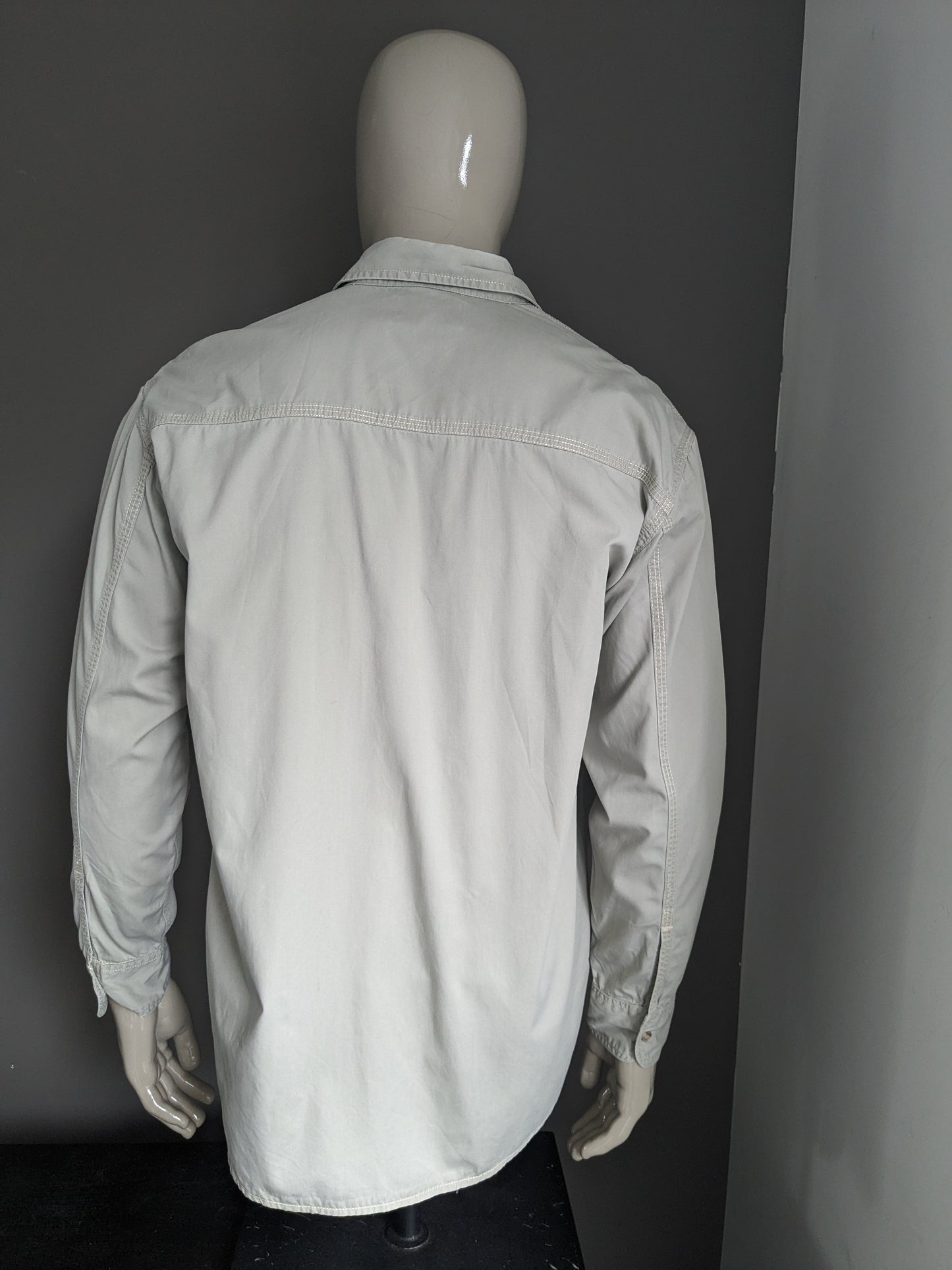 Vintage Lee Shirt. Beige gefärbt. Größe L / XL.