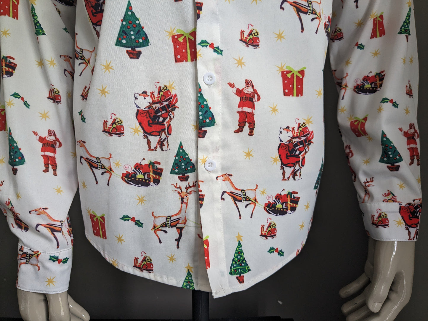 Brandless Christmas / X-mas print shirt. White red yellow green colored. Size L.