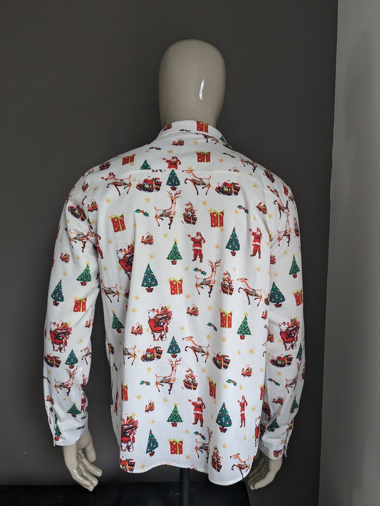 Brandless Christmas / X-mas print shirt. White red yellow green colored. Size L.