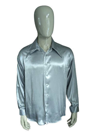 Chemise de Gregore des années 70 vintage avec collier. Argent brillant. Taille l / xl.