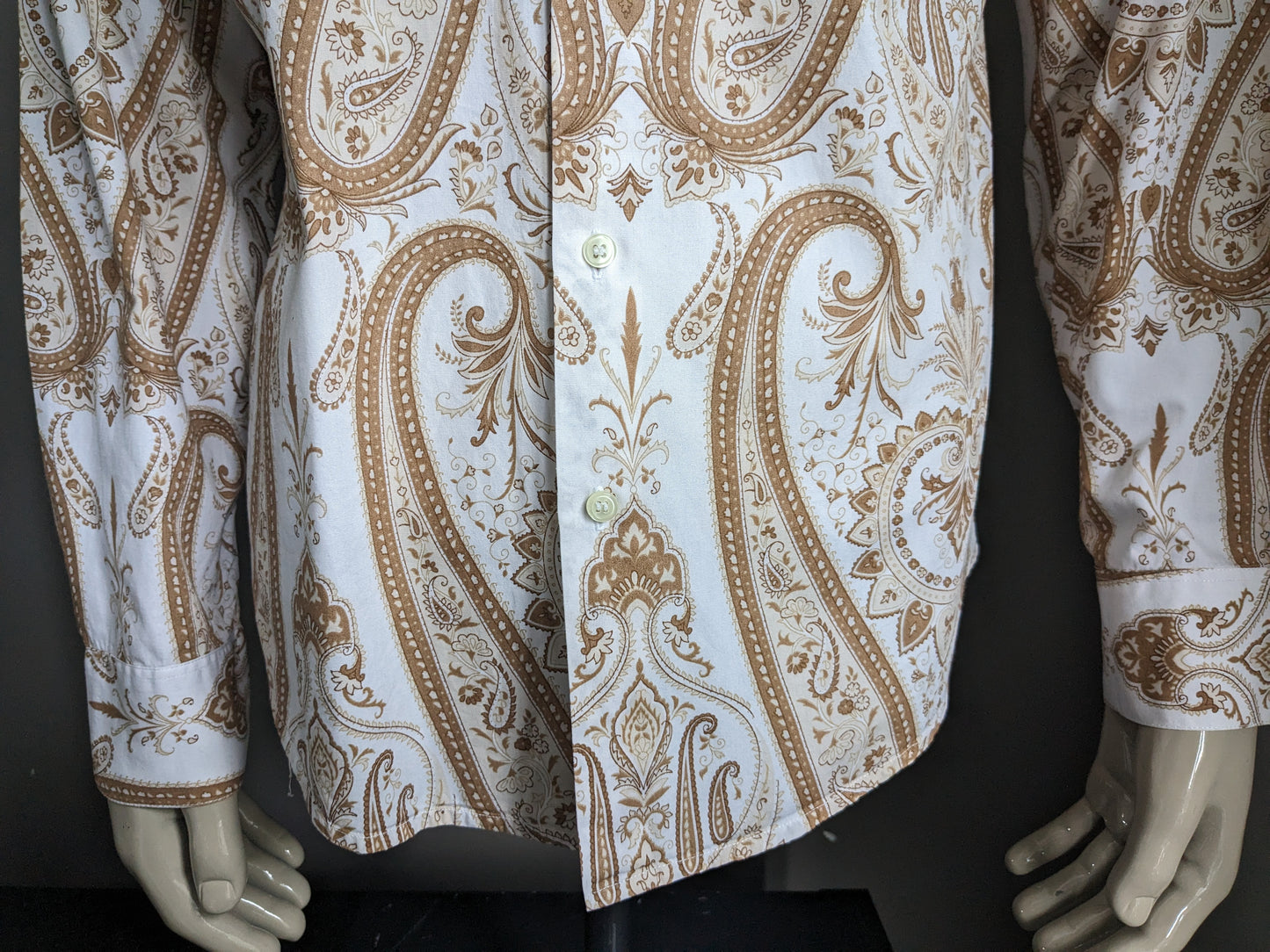 Camisa de la Academia Star. Beige Brown Paisley Print. Tamaño xl.