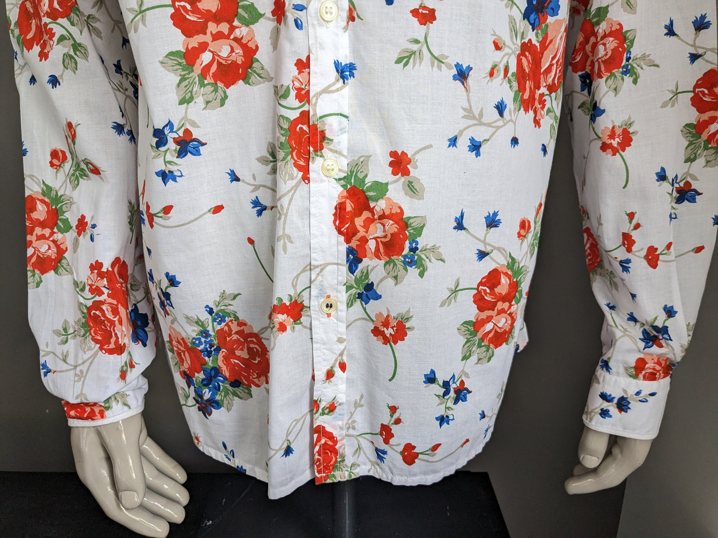 Mason's shirt. Red green blue flowers print. Size XL.