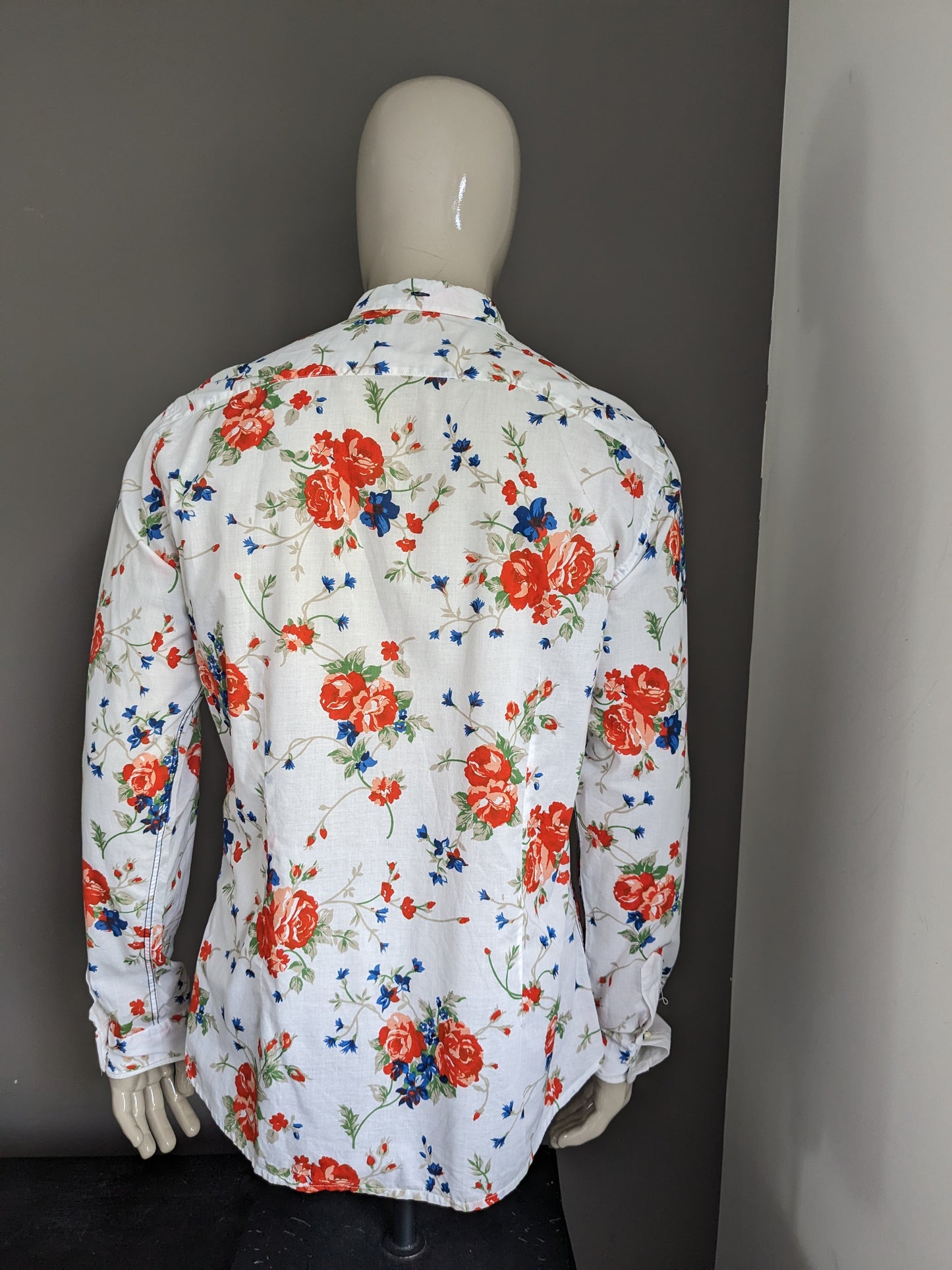 Mason's shirt. Red green blue flowers print. Size XL.