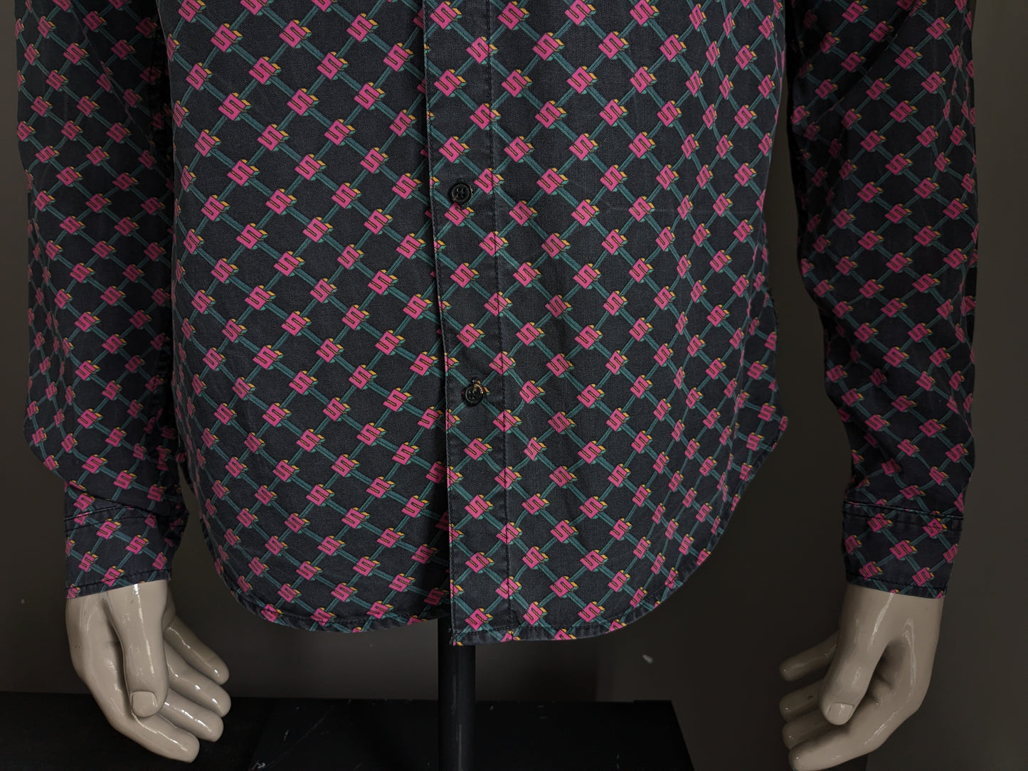 Camicia scozzese e soda. Stampa verde nera rosa. Dimensione L. Fit regolare.