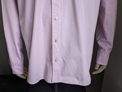 Shirt all'avanguardia. Strisce bianche rosa. Dimensione 2xl / xxl. Tipo di gemelli.