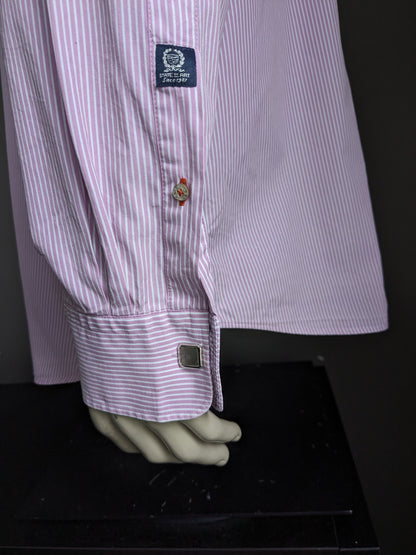 Shirt all'avanguardia. Strisce bianche rosa. Dimensione 2xl / xxl. Tipo di gemelli.