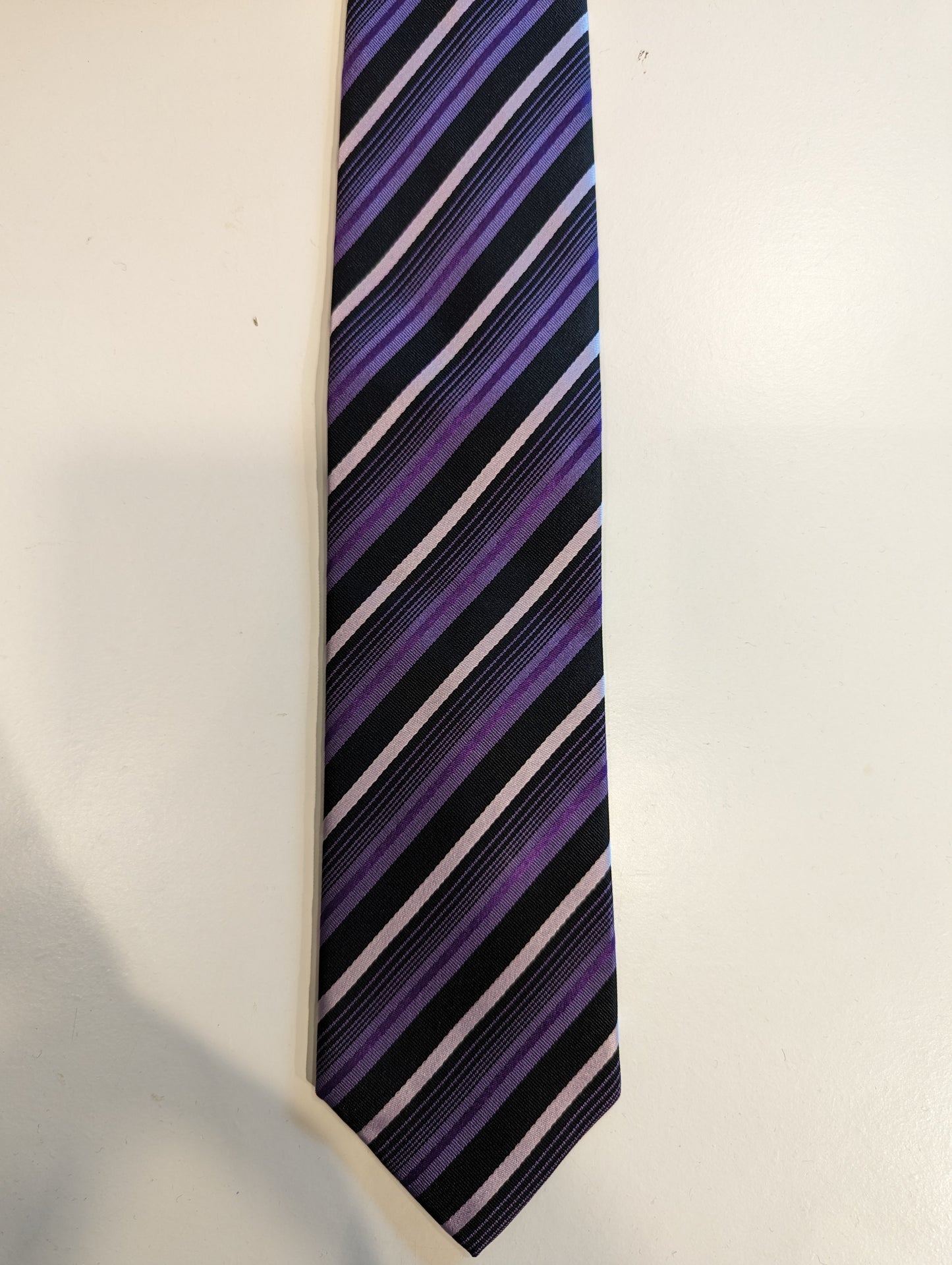 Michaelis Silk Tie. Brack et blanc violet.