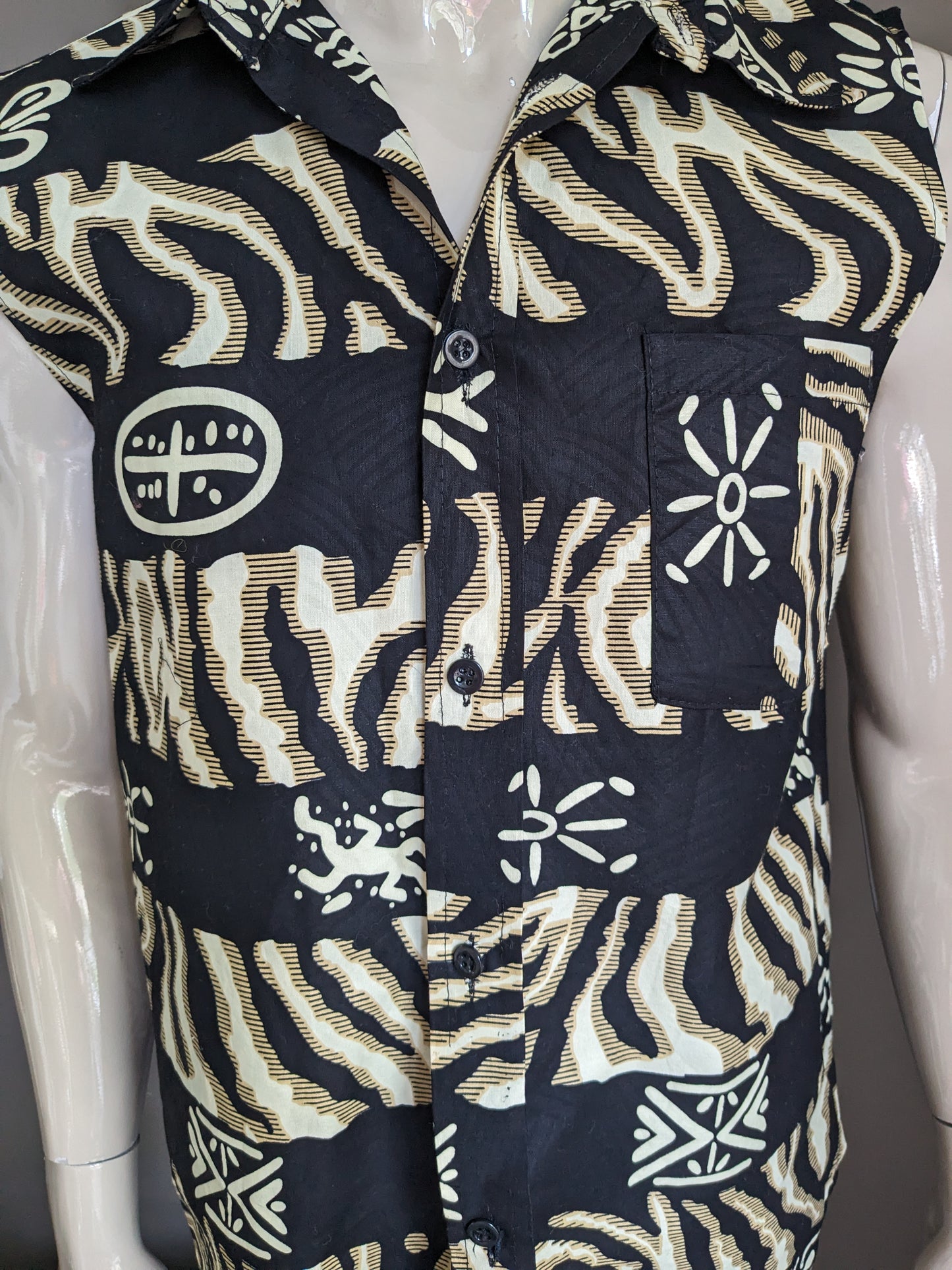 Mouwloos overhemd. Zwart Geel Beige African print.  Maat M / L.